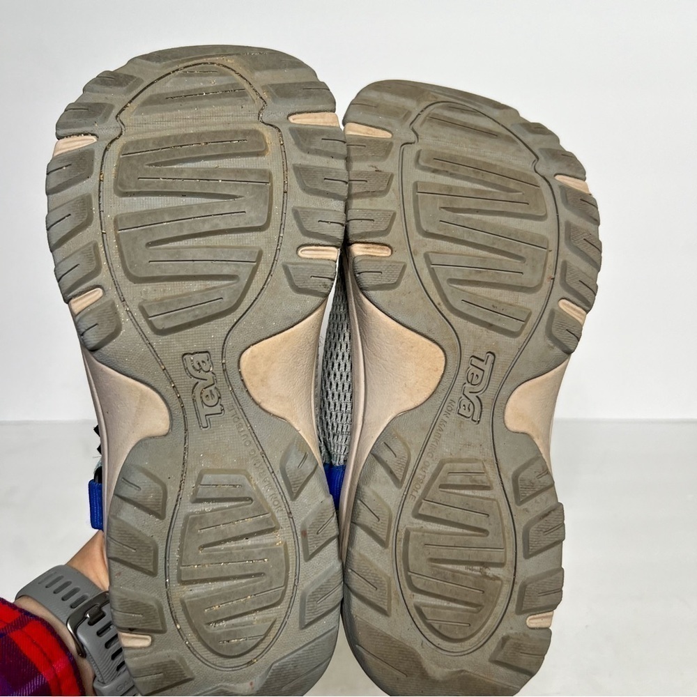 Teva Outflow Universal Water Shoe Multicolor Size 4 Kids Sandals - Picture 3 of 6